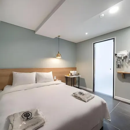 Mac Hotel