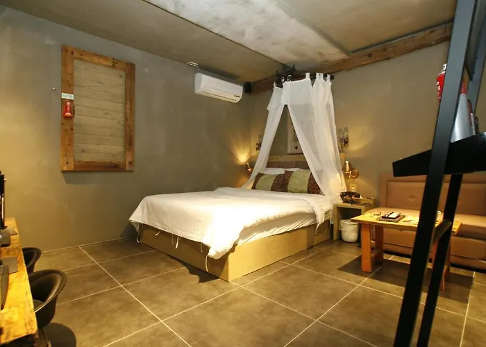 Mac Motel